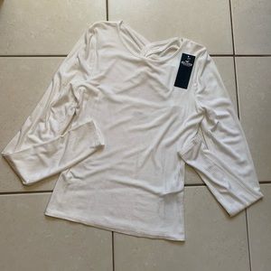 Hollister White Long Sleeve Tee 🆕